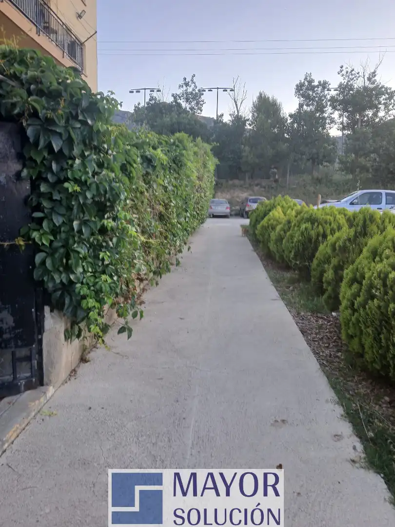 Parking de Piso en venta en Ullà con Jardín privado, Terraza y Amueblado