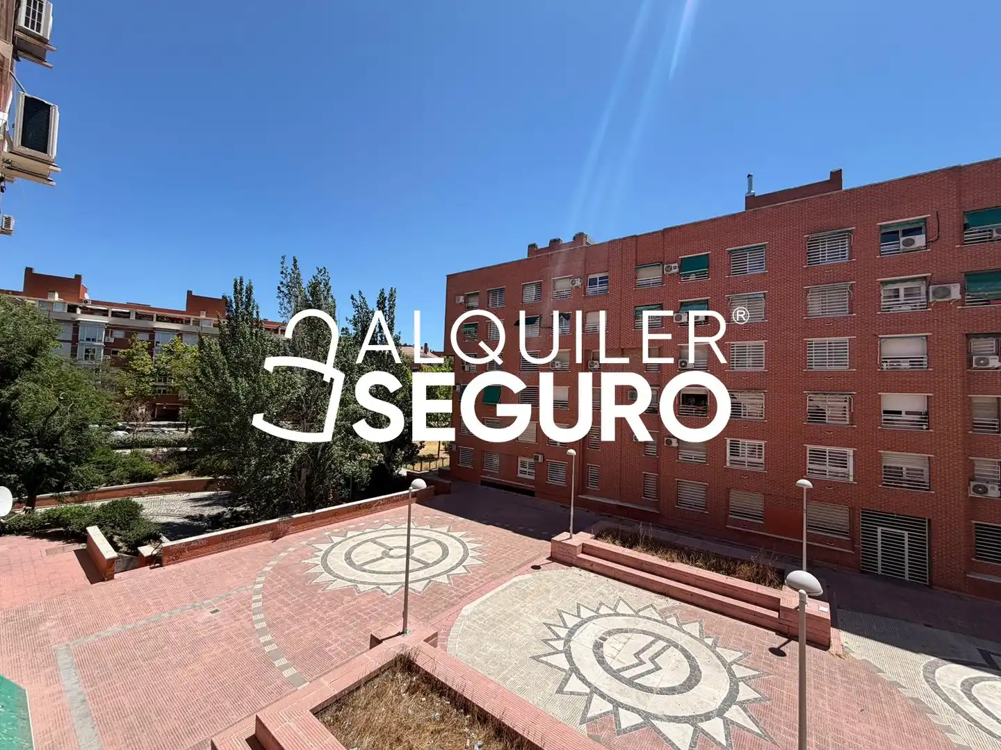Vista exterior de Pis de lloguer en Madrid amb Calefacció, Terrassa i Moblat