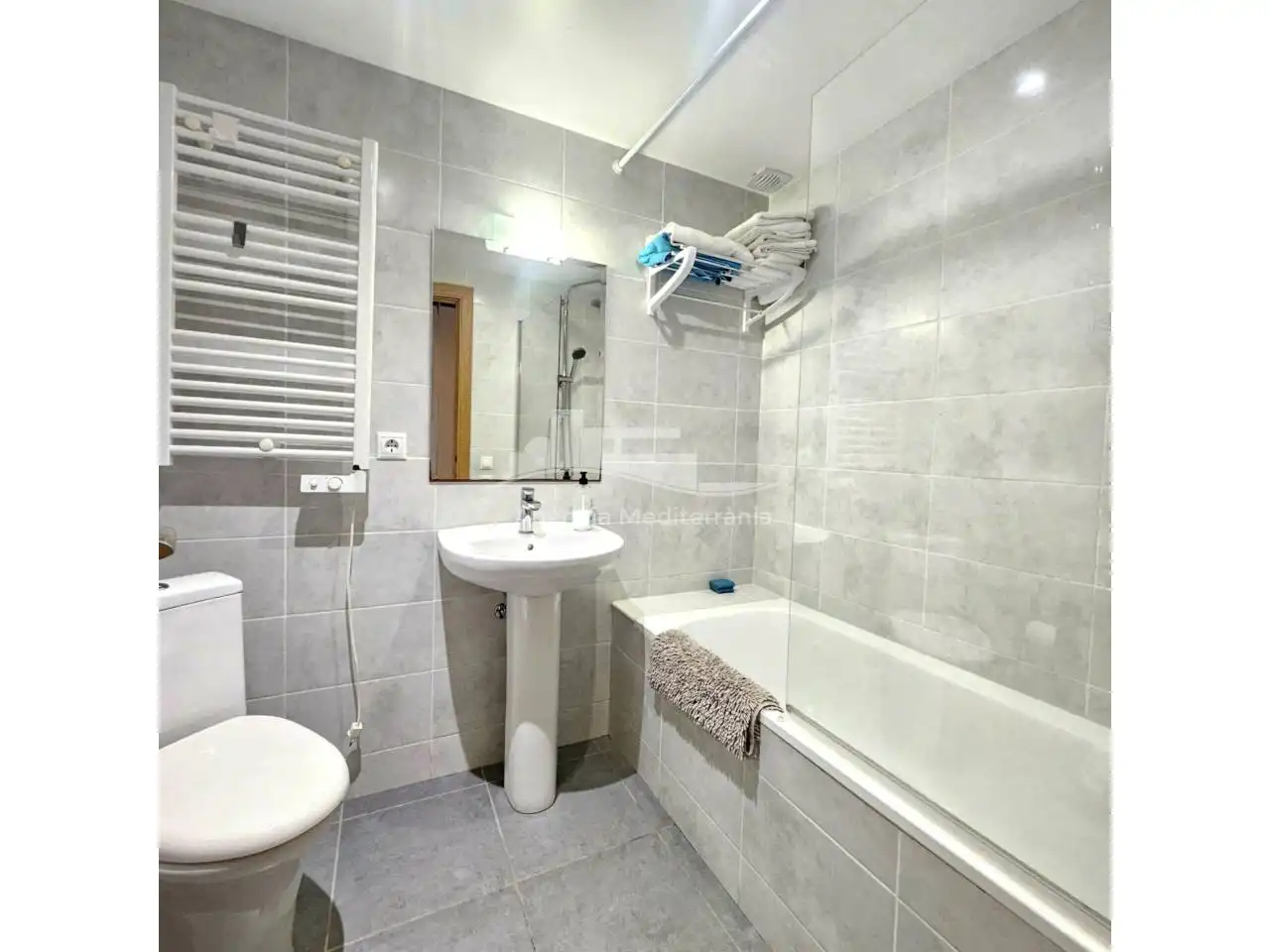 Badezimmer von Wohnung zum Verkauf in Castell d'Aro, Platja d'Aro i s'Agaró mit Klimaanlage, Heizung und Terrasse