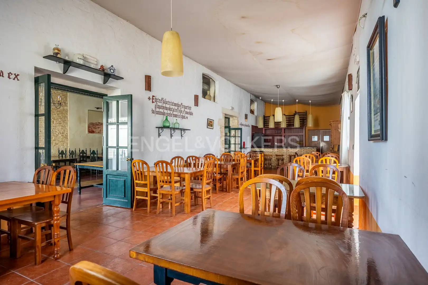 Commercial properties for sale in Villanueva del Ariscal  with Air Conditioner, Heating and Furnished