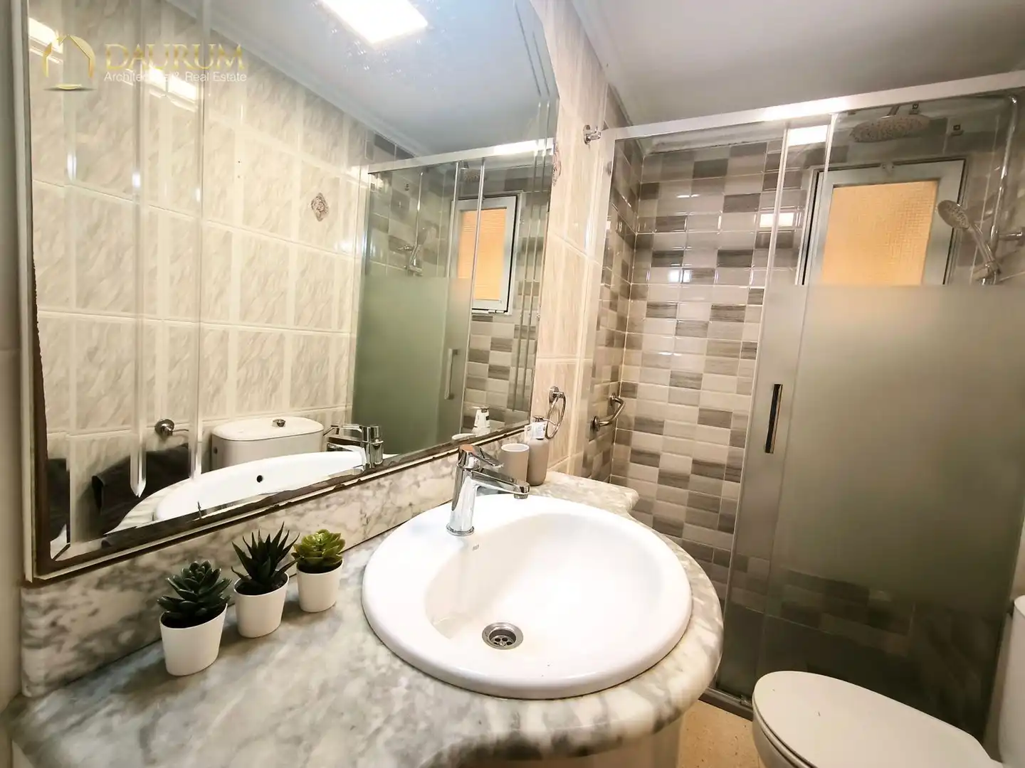Bathroom of Apartments for sale in El Campello  with Air Conditioner, Swimming Pool and Furnished