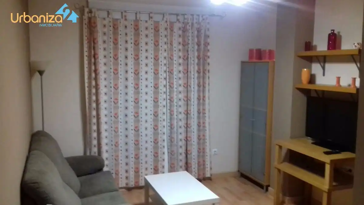 Apartament en venda a Calle Enrique Sánchez de León, Carretera de Sevilla - Los Montitos