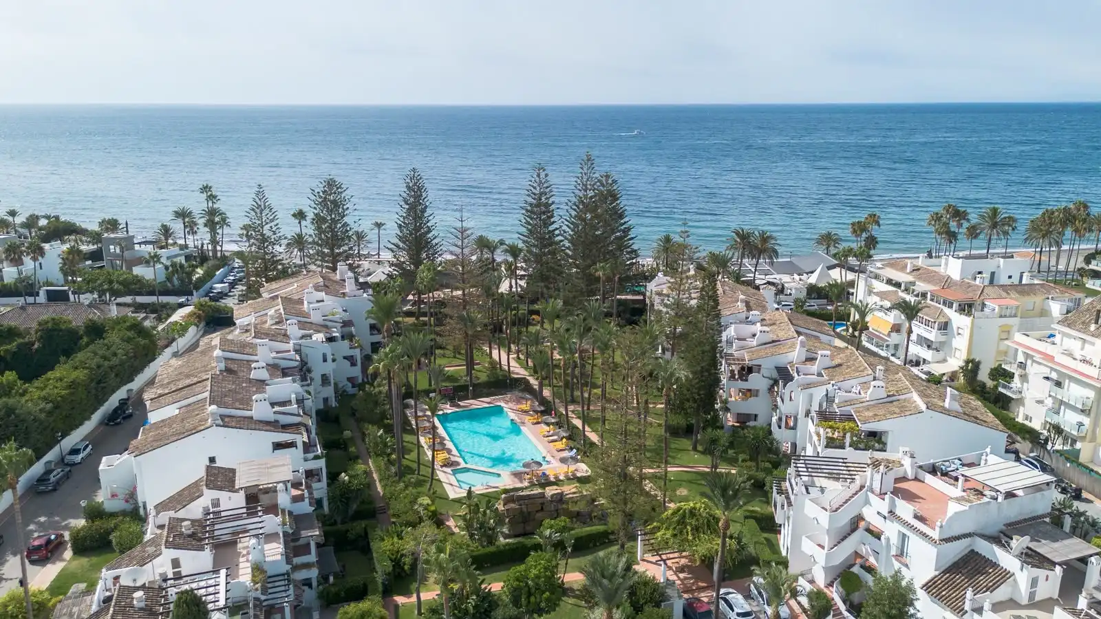 Exterior view of Attic for sale in Marbella  with Air Conditioner, Terrace and Swimming Pool