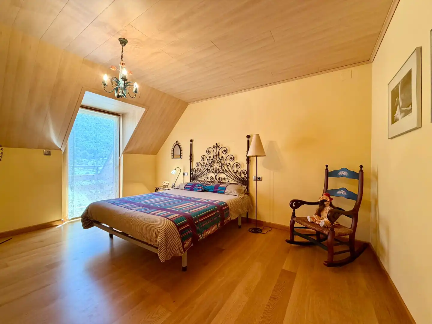 Dormitori de Casa o xalet en venda en Bossòst amb Calefacció, Parquet i Terrassa