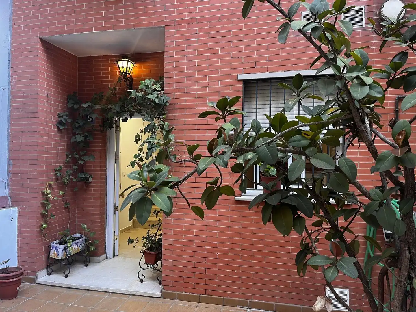 Vista exterior de Dúplex en venta en Sevilla con Aire acondicionado y Piscina comunitaria