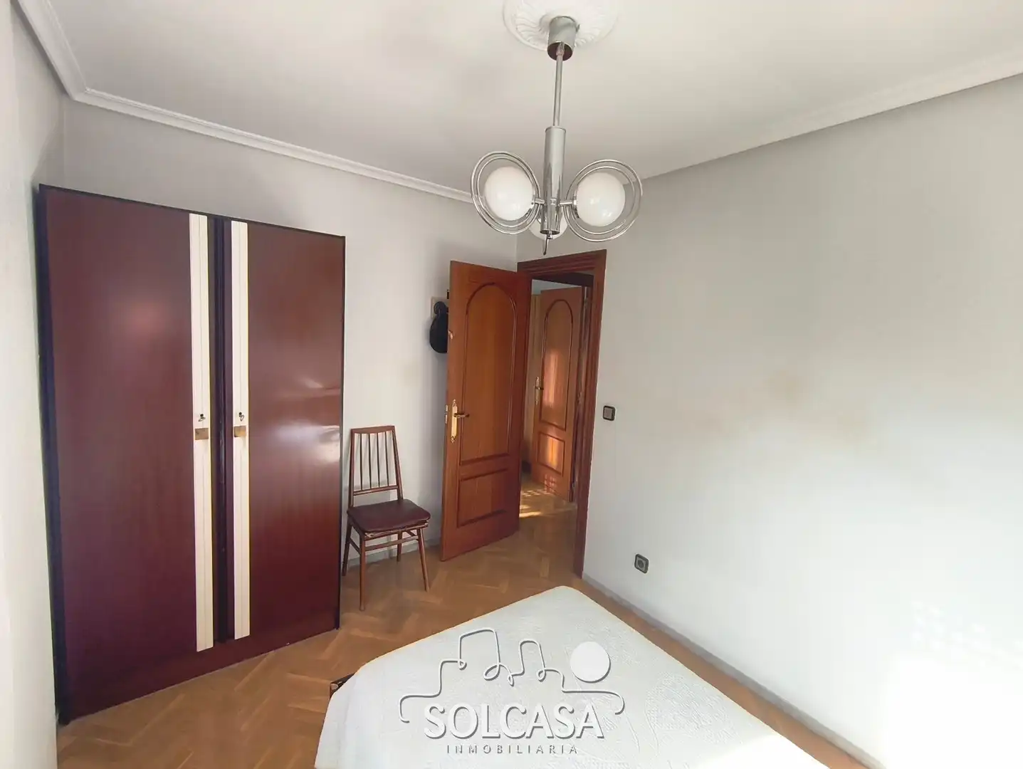 Bedroom of Flat for sale in Valladolid  with Heating, Parquet flooring and Balcony