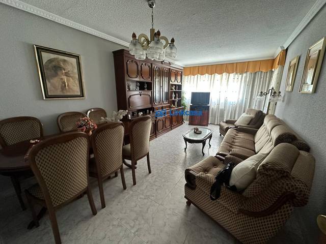 Piso en Venta en Calle REGIL en Orcasitas