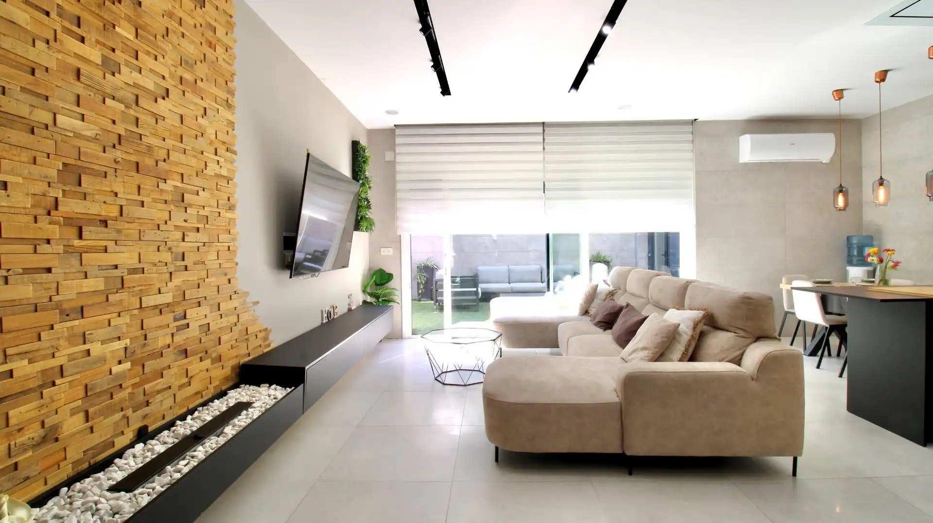 Sala de estar de Casa adosada en venta en Armilla con Aire acondicionado, Calefacción y Jardín privado