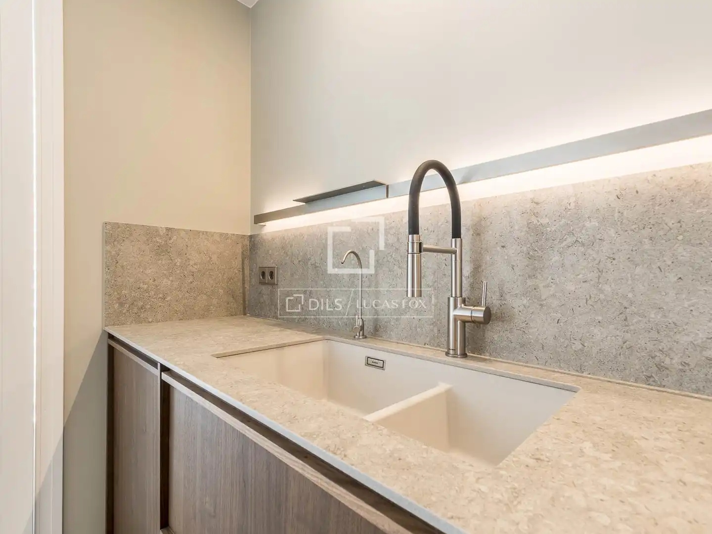 Cocina de Piso en venta en Barcelona con Aire acondicionado, Calefacción y Terraza