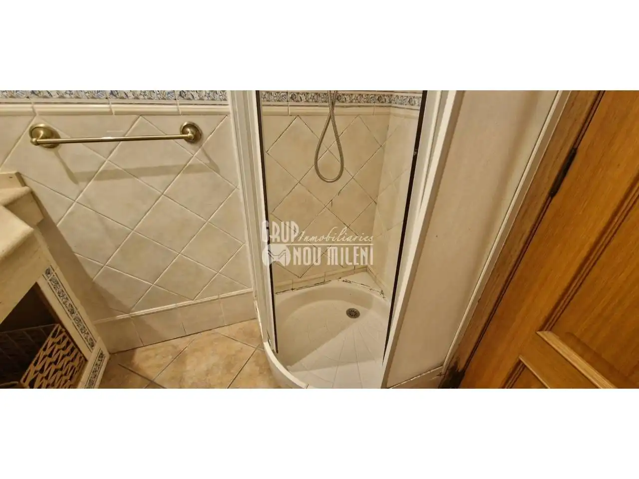 Baño de Piso en venta en Catarroja con Aire acondicionado y Amueblado