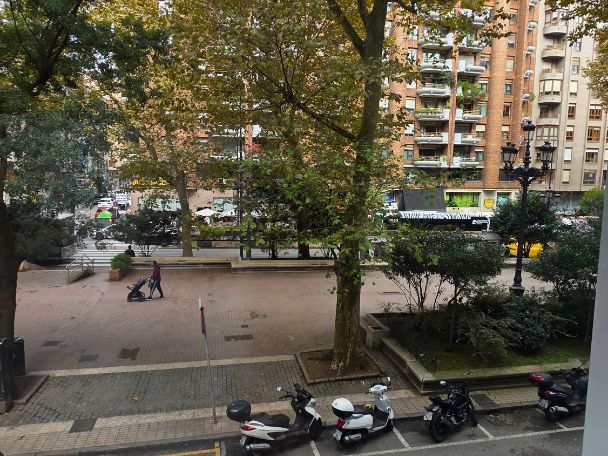 Vista exterior de Oficina de lloguer en Santander amb Aire condicionat, Calefacció i Moblat