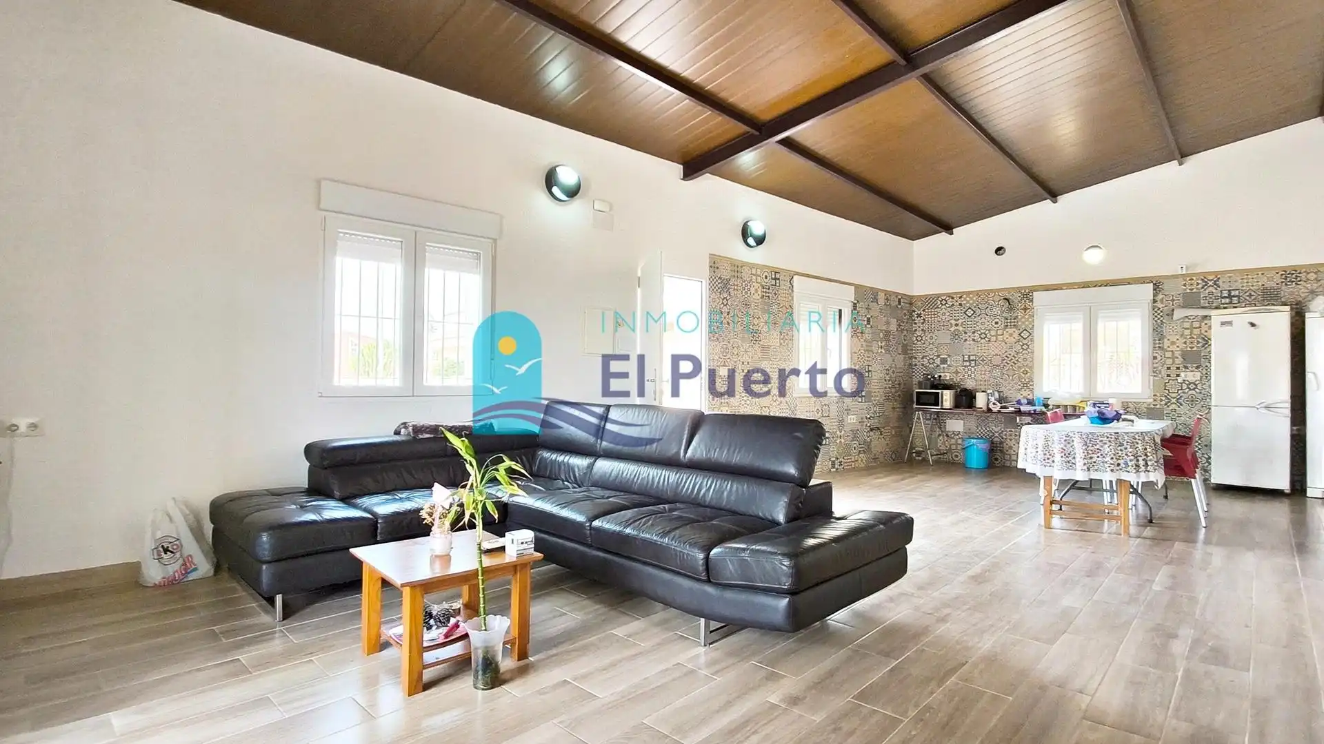 Sala d'estar de Local en venda en Fuente Álamo de Murcia amb Aire condicionat i Moblat