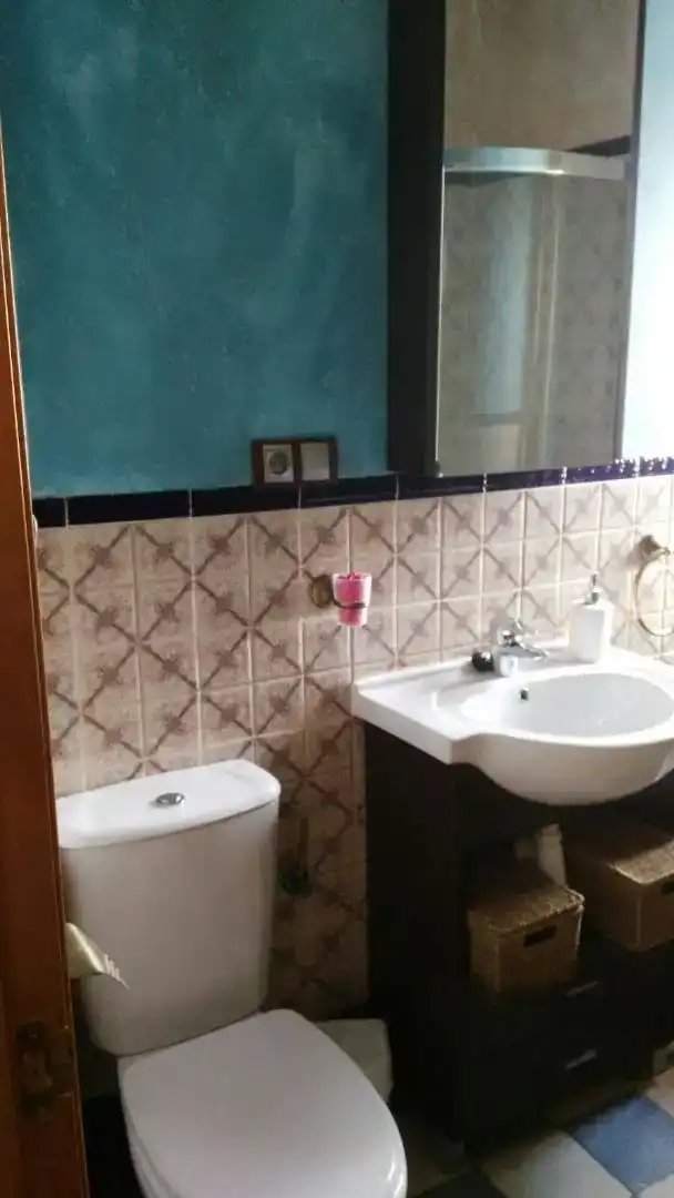 Baño de Piso en venta en Huéscar con Amueblado, Lavadora y Microondas