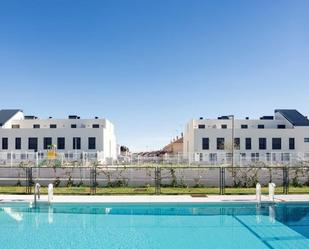 Swimming pool of Flat to rent in Parla  with Air Conditioner, Heating and Terrace