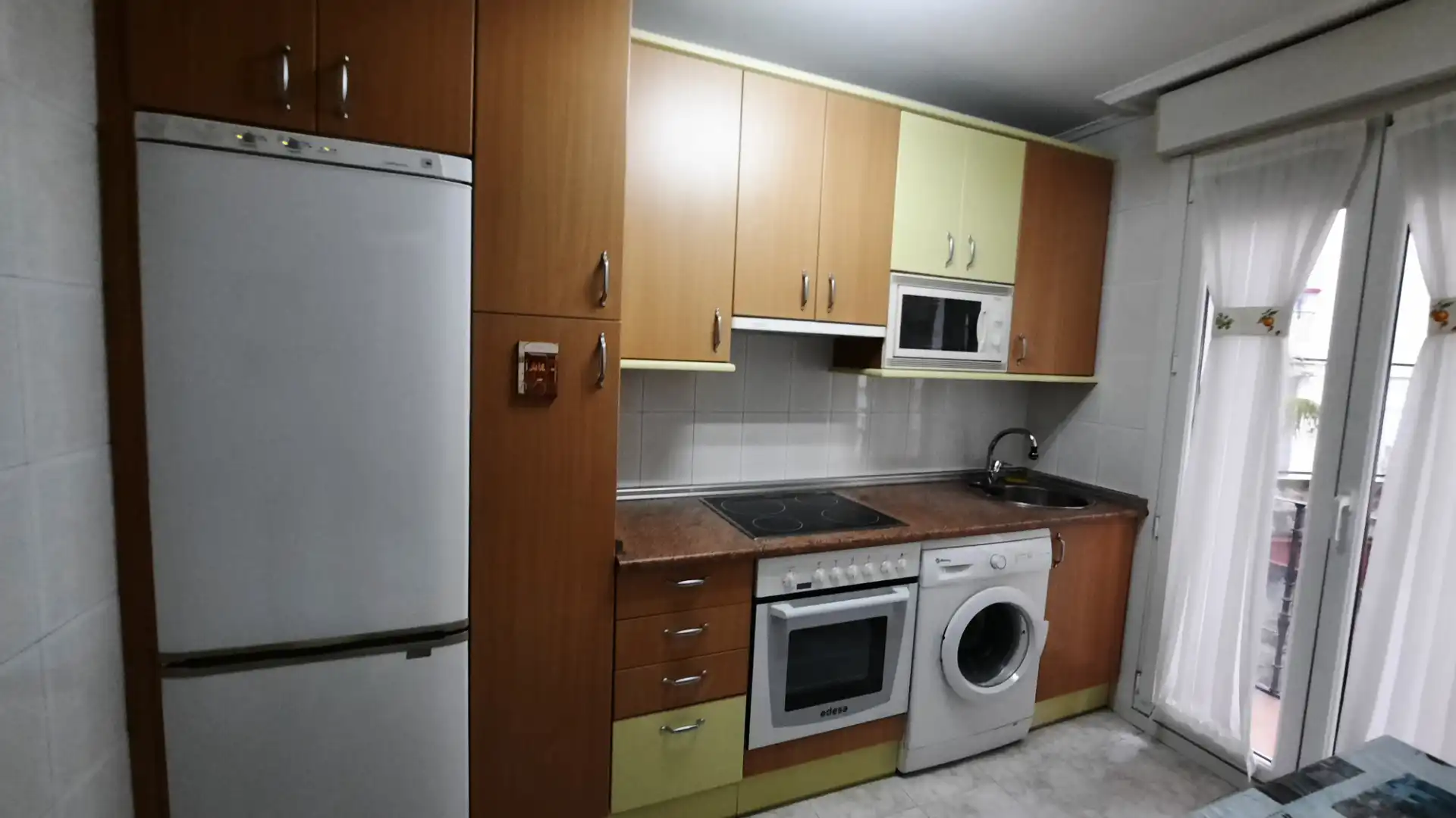 Cuina de Apartament en venda en Barakaldo  amb Calefacció, Parquet i Moblat