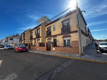 Exterior view of Single-family semi-detached for sale in La Rinconada  with Air Conditioner, Private garden and Terrace