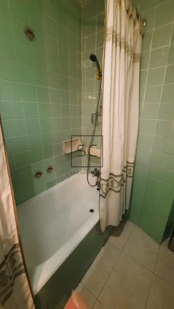 Badezimmer von Wohnung zur Miete in Ferrol mit Heizung, Terrasse und Möbliert