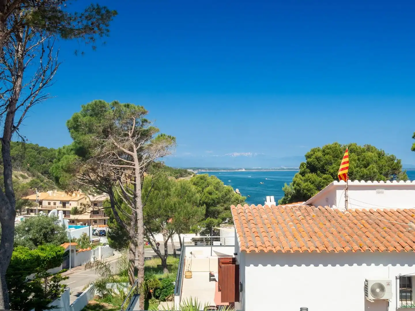 Vista exterior de Casa o chalet en venta en L'Escala con Jardín privado, Terraza y Piscina