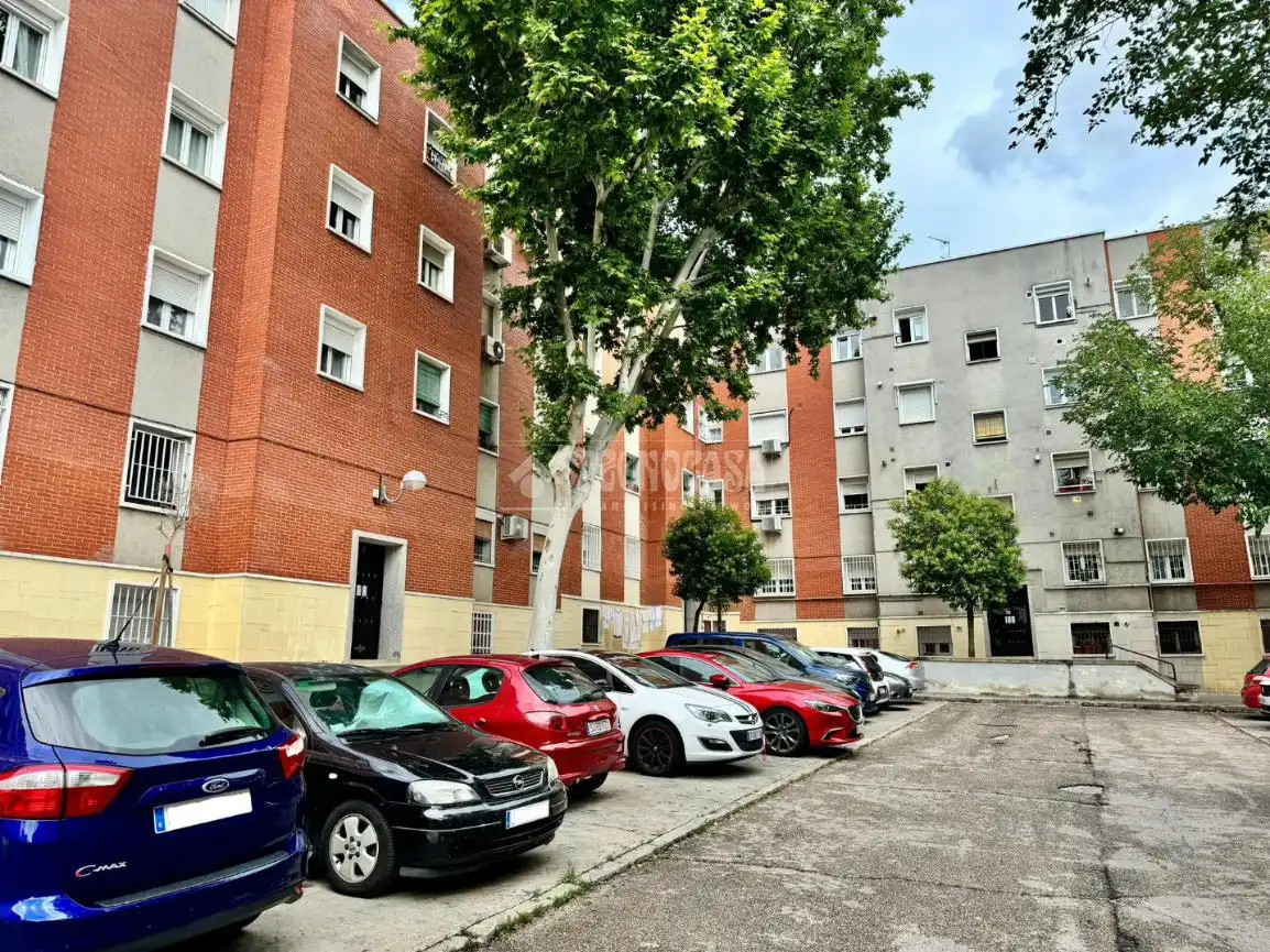 Parking de Piso en venta en Madrid
