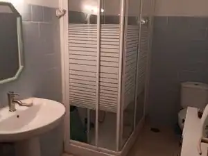Baño de Piso en venta en Alicante / Alacant con Aire acondicionado y Amueblado