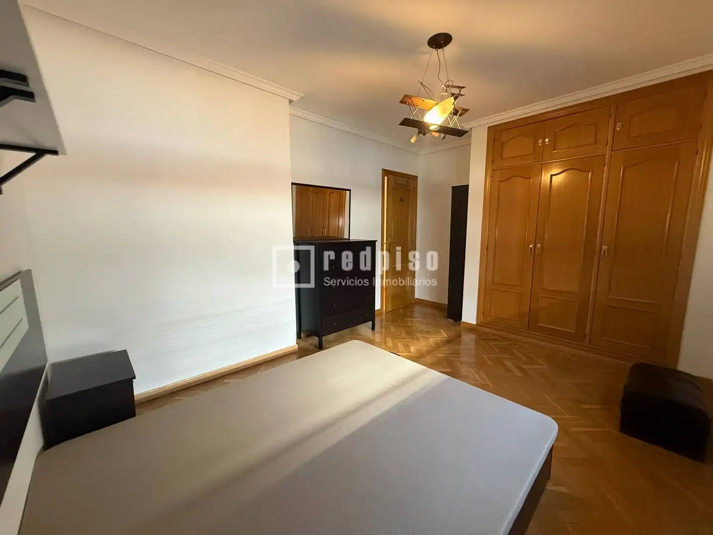 Dormitori de Pis de lloguer en Madrid amb Aire condicionat, Calefacció i Parquet