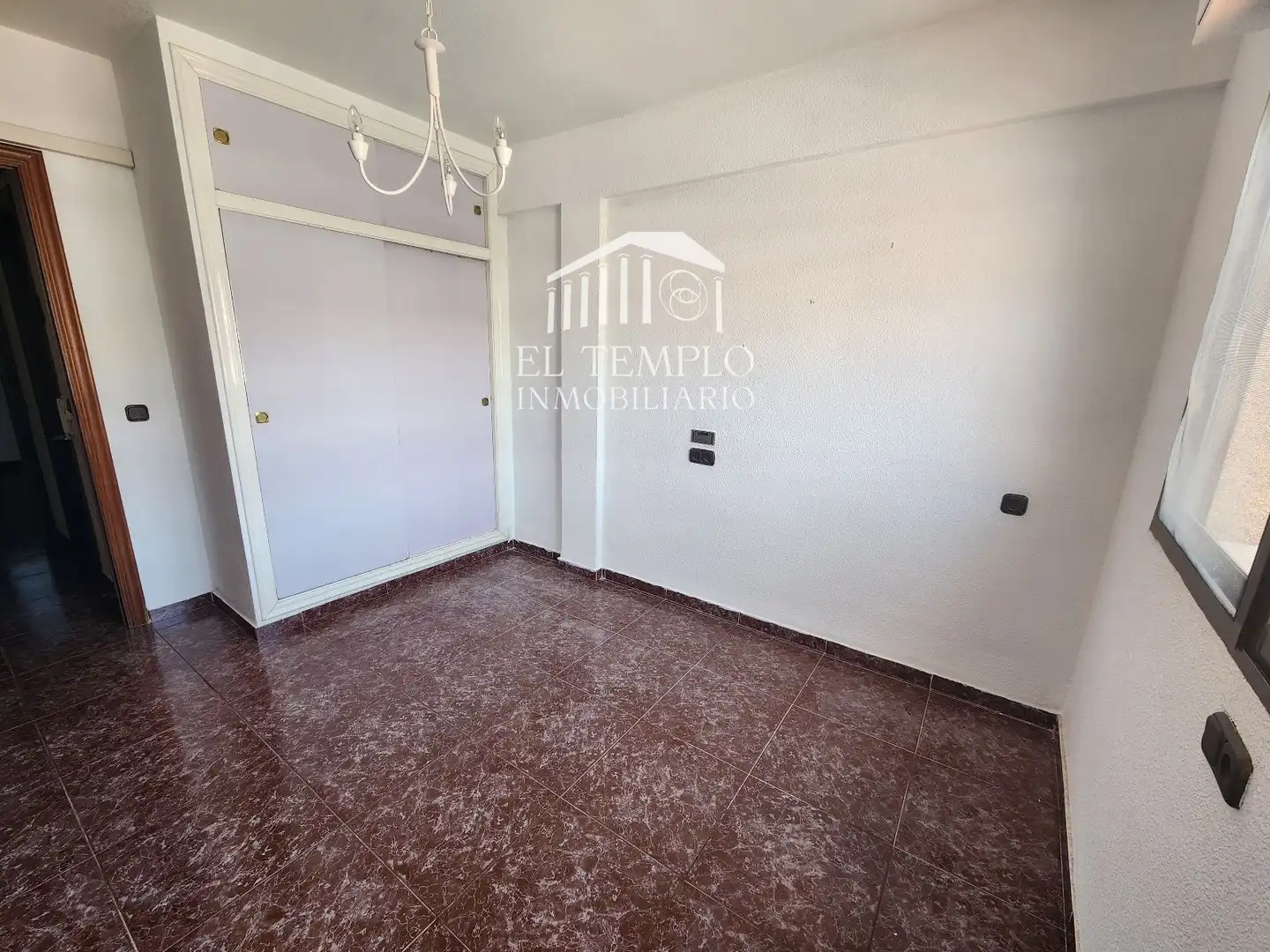 Dormitori de Casa adosada en venda en Onil amb Aire condicionat
