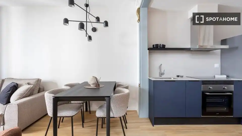 Flat with terrace to rent in Ciutat Vella, imagen 5