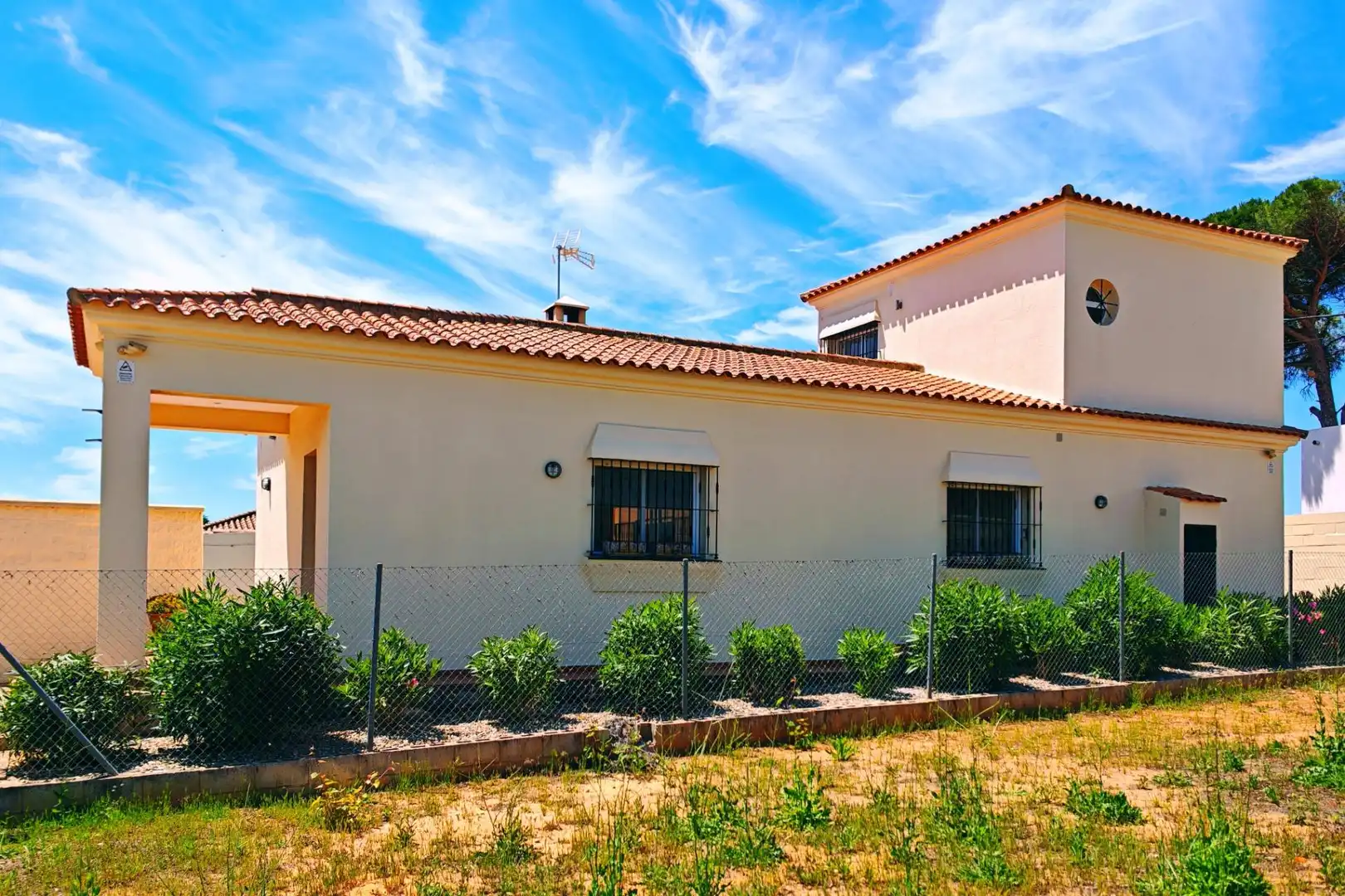 Vista exterior de Casa o chalet en venta en Las Lagunas - Campano