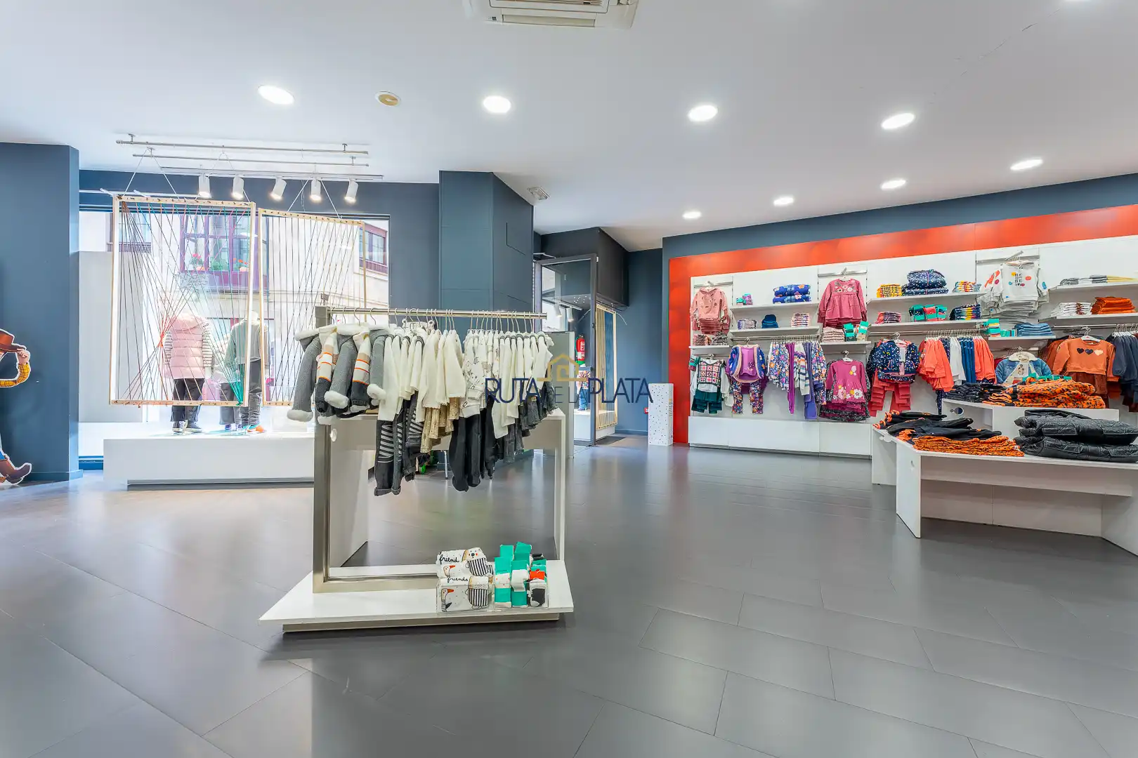 Commercial properties for rent in Zamora Capital   with Air Conditioner and Heating