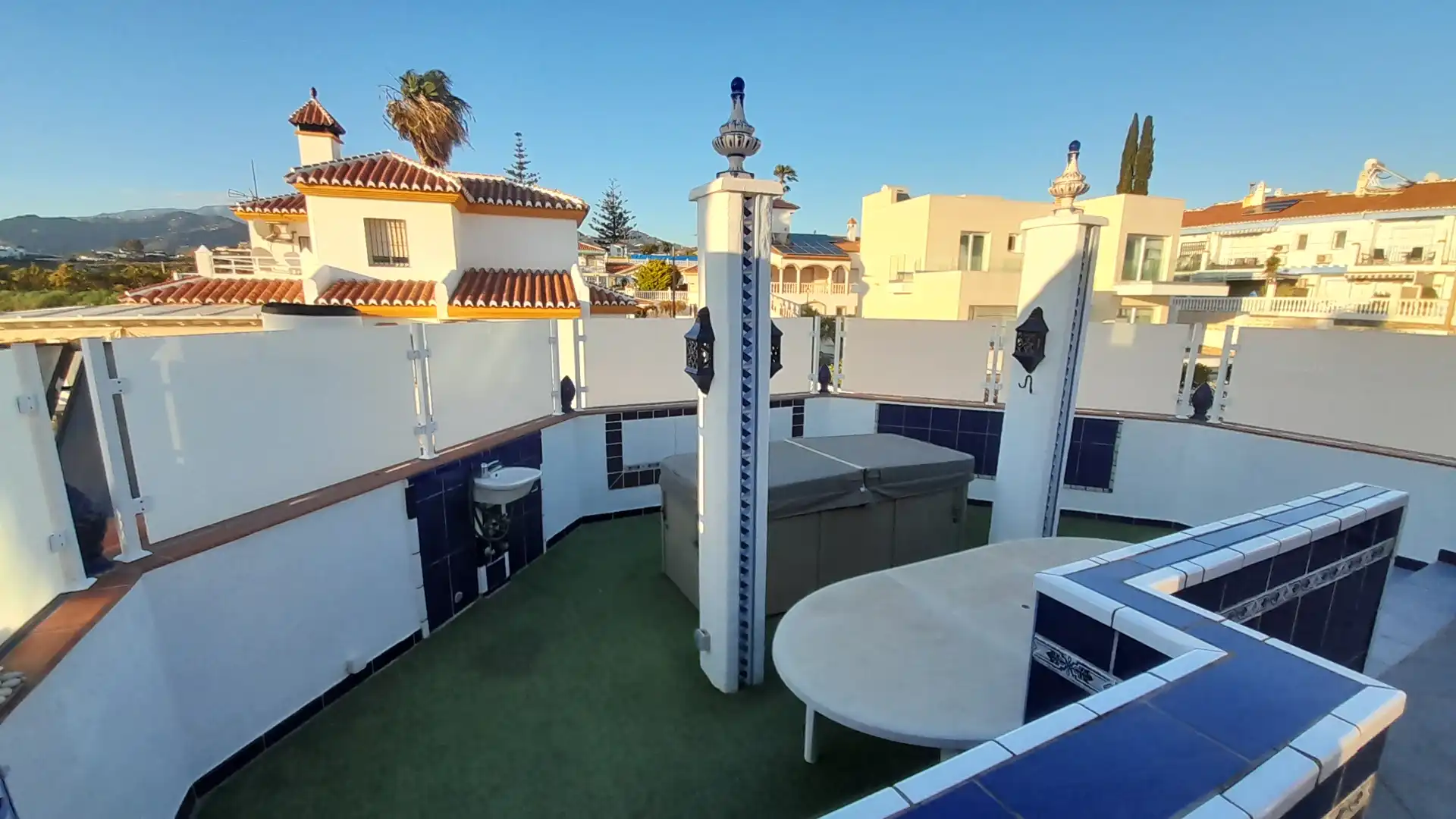 Terrassa de Casa o xalet en venda en Vélez-Málaga amb Aire condicionat, Calefacció i Jardí privat