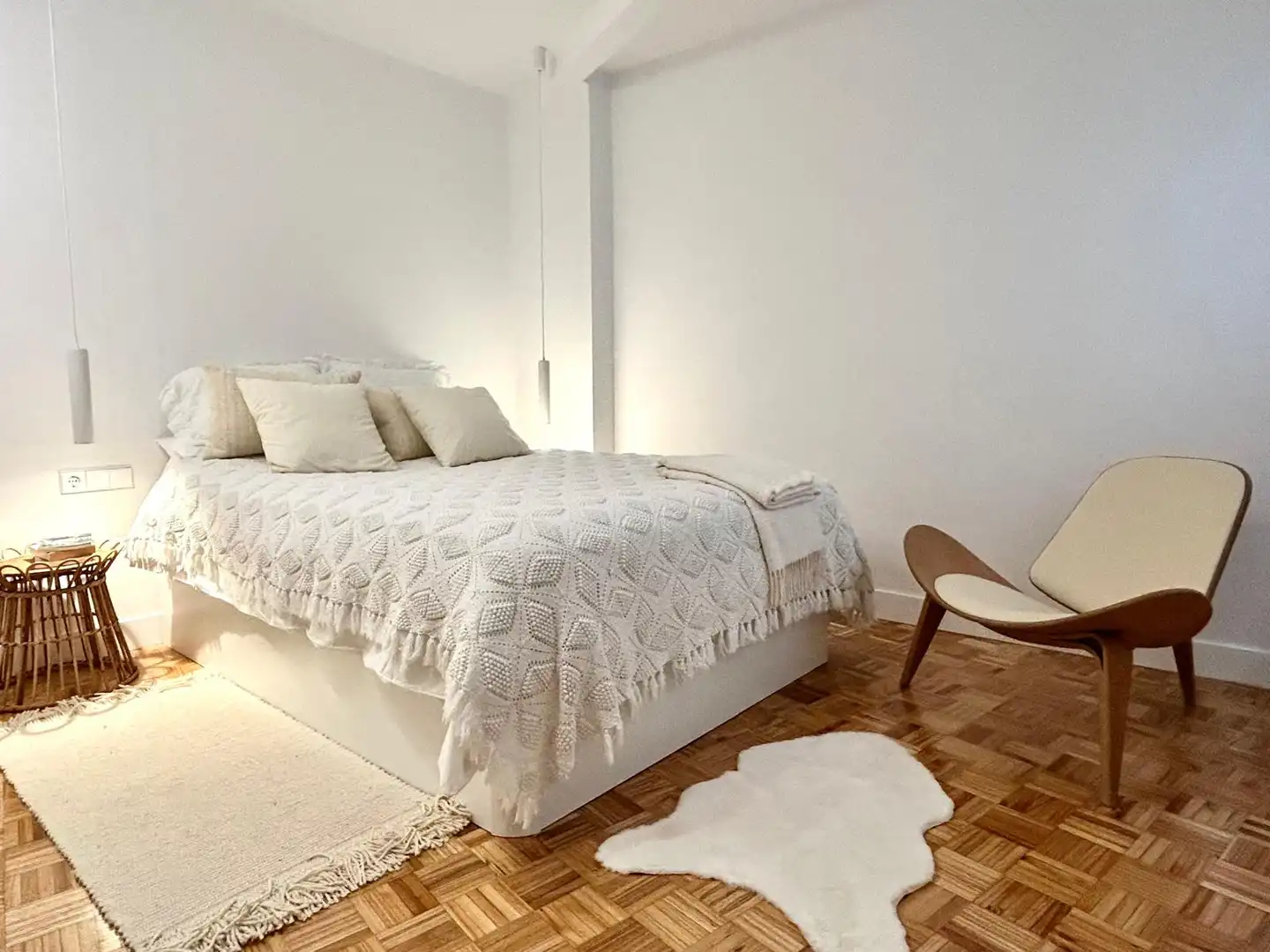 Dormitori de Pis de lloguer en Gijón  amb Calefacció, Parquet i Moblat