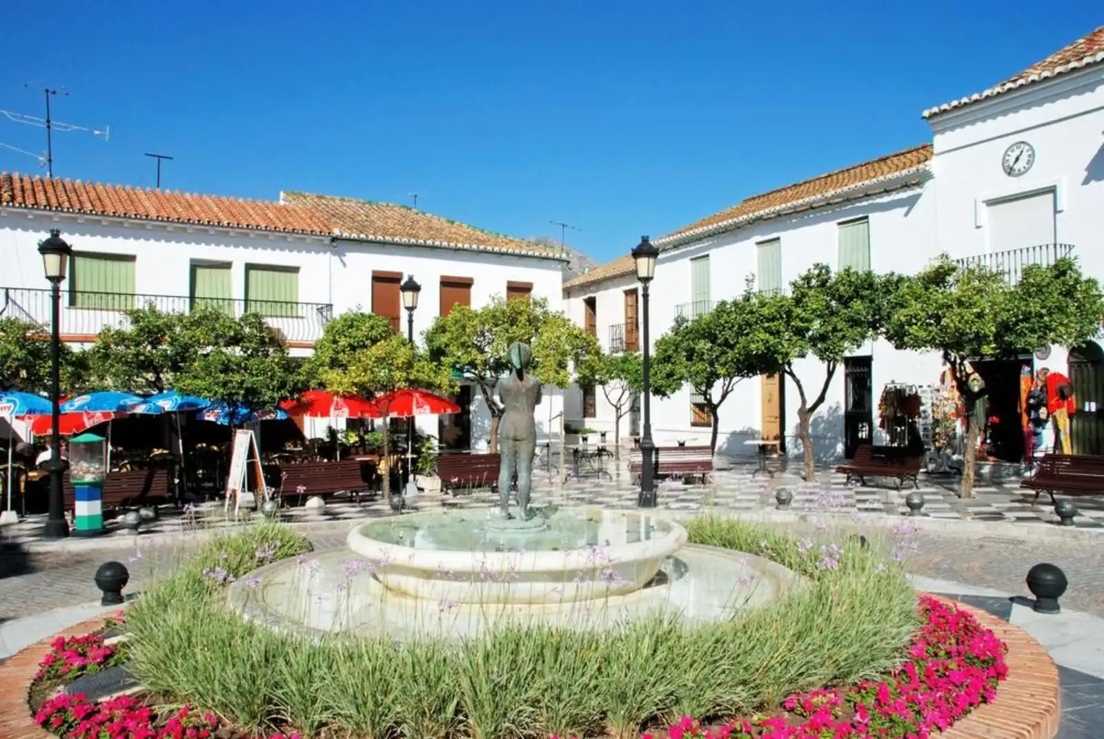 Exterior view of Houses for sale in Benalmádena  with Air Conditioner, Terrace and Storage room