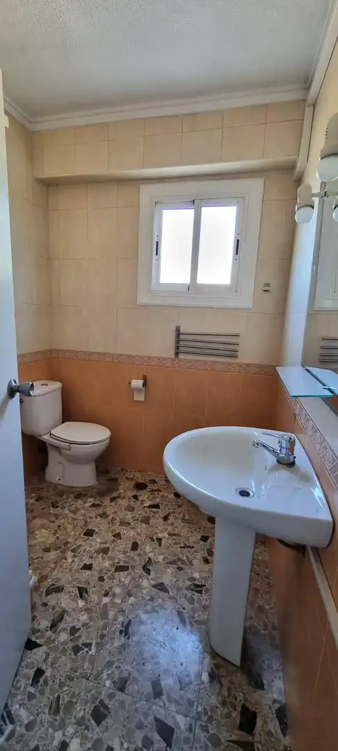 Baño de Casa o chalet en venta en Elche / Elx con Jardín privado, Terraza y Trastero