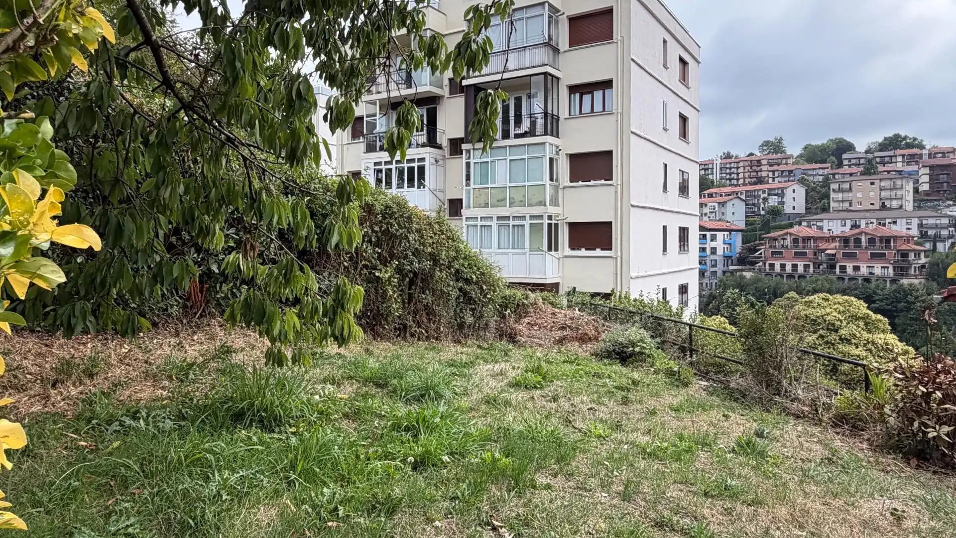 Piso en venta en Donostia - San Sebastián  con Calefacción, Jardín privado y Balcón