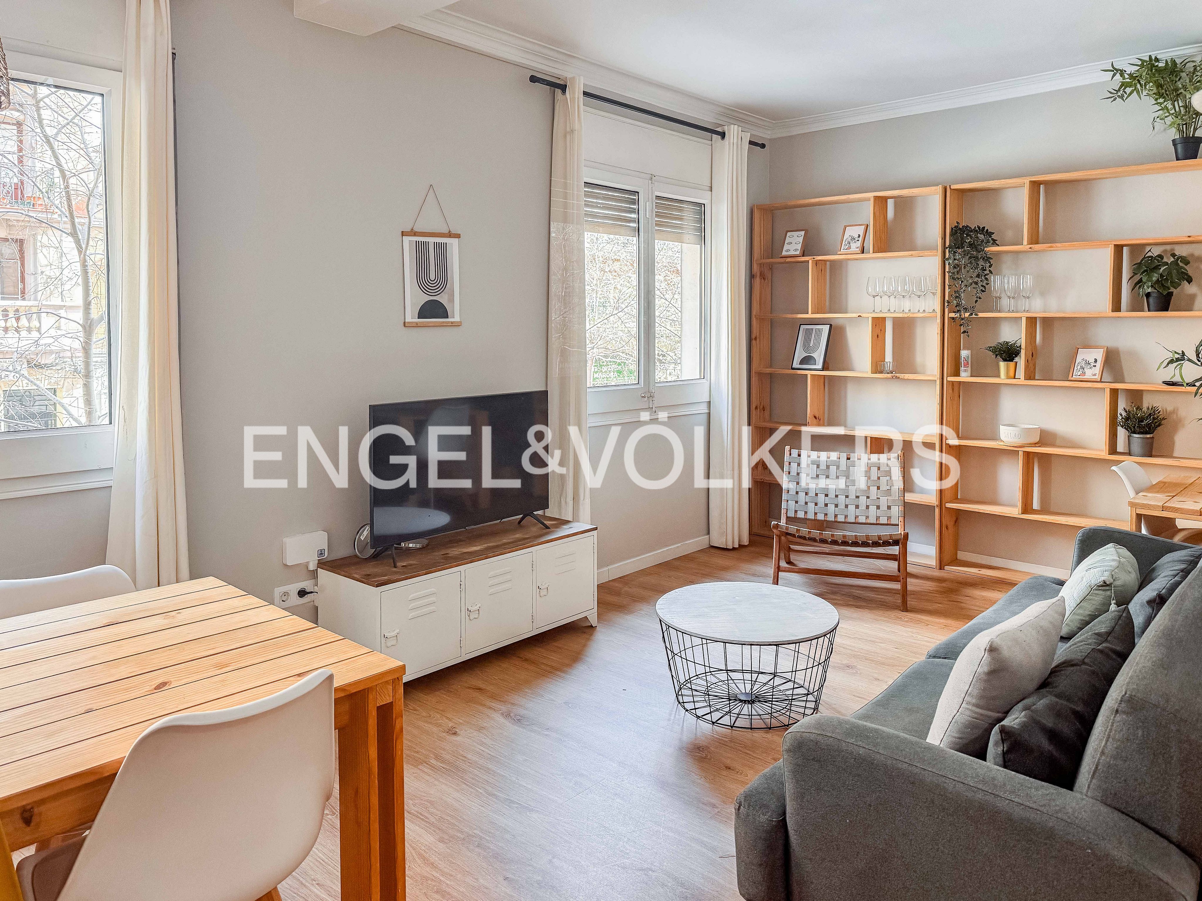 Living room of Flat for rent in  Barcelona Capital  with Air Conditioner, Heating and Parquet flooring