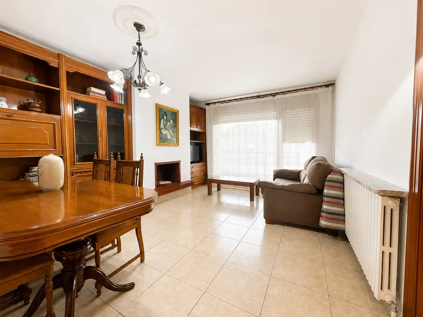 Sala de estar de Casa adosada en venta en Manlleu con Calefacción, Jardín privado y Terraza