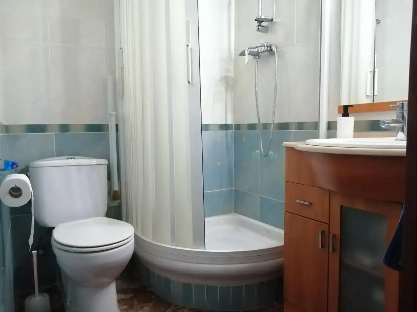 Bathroom of Flat for share in Barcelona  with Furnished