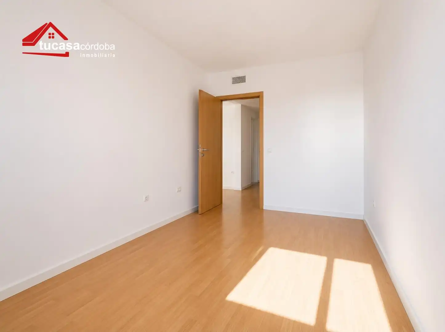Dormitori de Pis en venda en Córdoba amb Aire condicionat, Terrassa i Traster