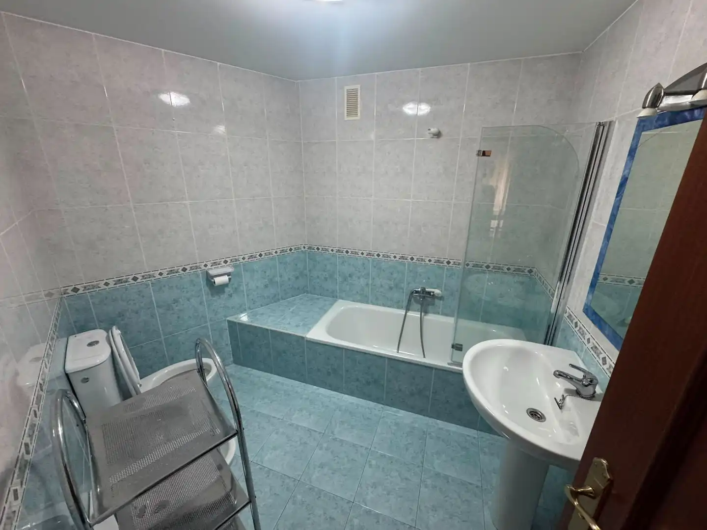 Bathroom of Flat for sale in Cangas   with Heating, Terrace and Storage room