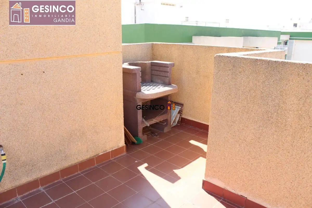 Terrassa de Àtic de lloguer en Gandia amb Terrassa, Moblat i Piscina comunitària