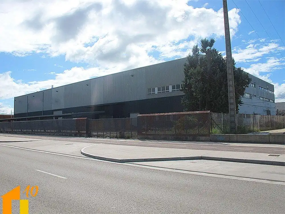 Nau industrial de lloguer a Calle Calle del Padre Arregui, 200