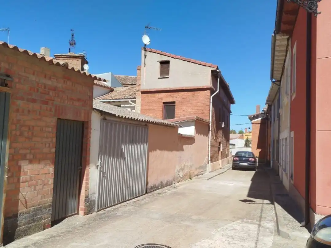 Vista exterior de Casa o xalet en venda en Castrillo de Villavega, Palencia
