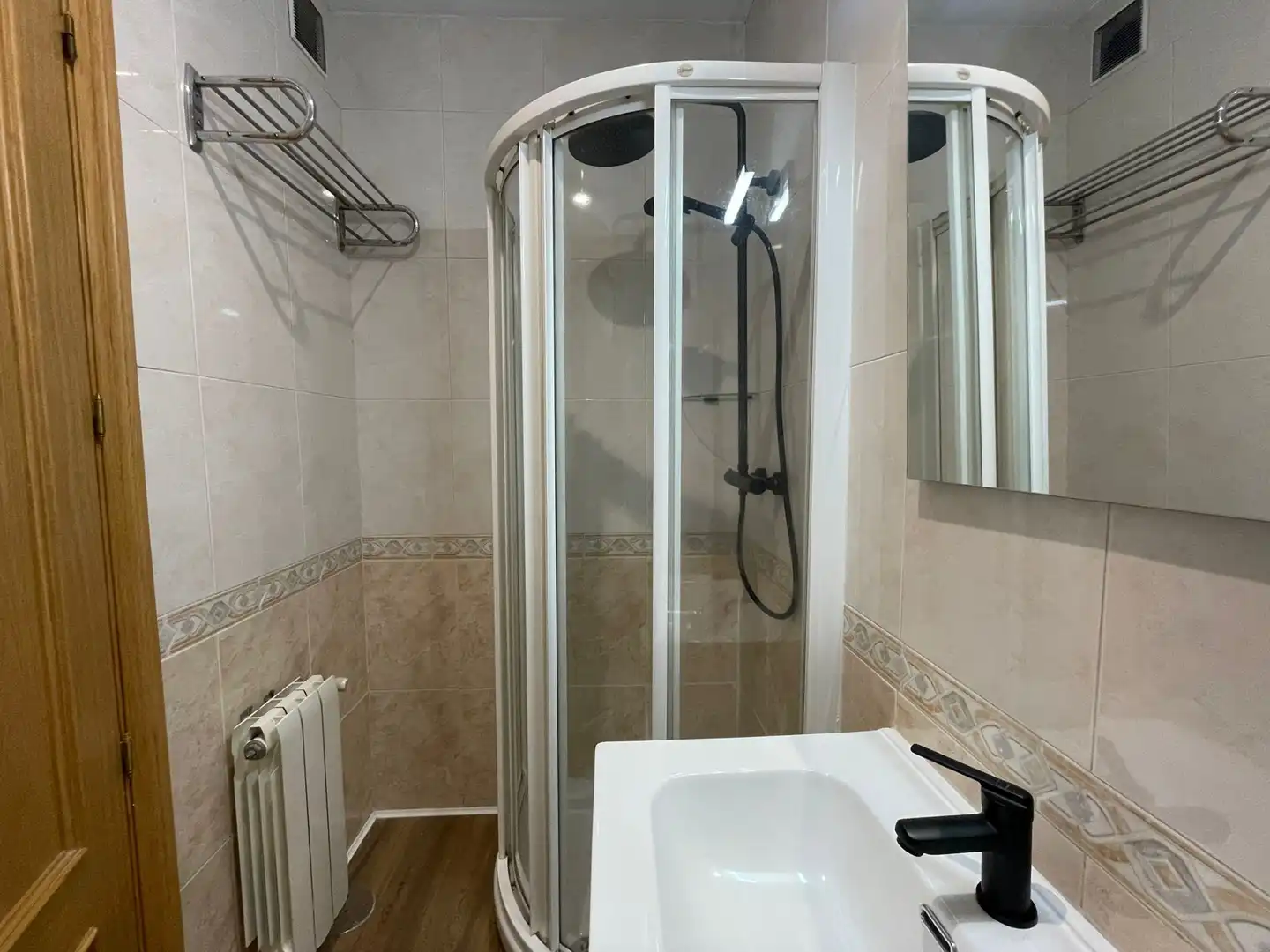 Bathroom of Flat for rent in Villanueva de la Cañada  with Air Conditioner, Heating and Furnished