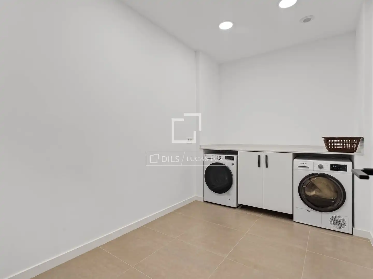 Houses for sale in Benahavís  with Air Conditioner, Heating and Private garden