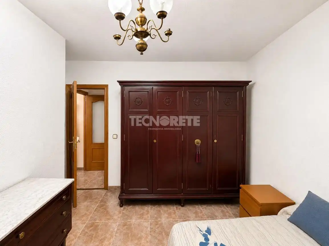 Habitación de Piso en venta en Madrid con Calefacción