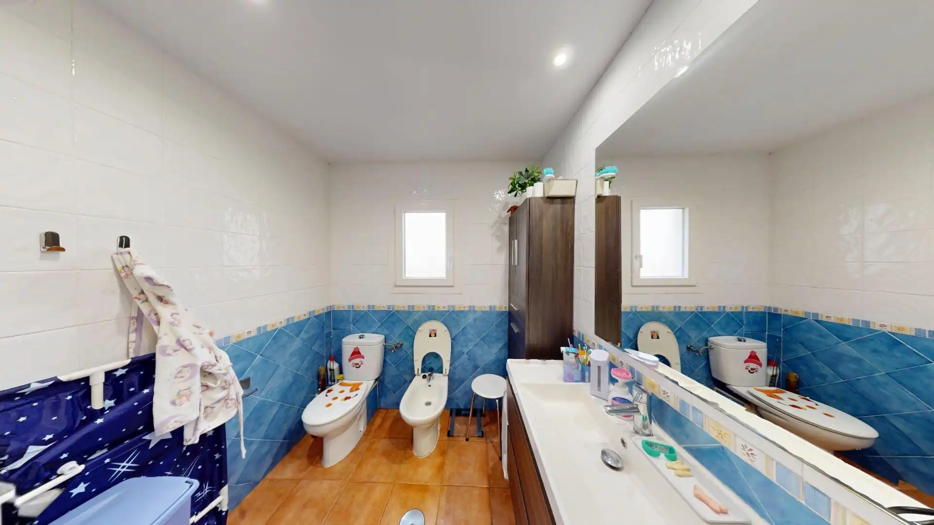 Baño de Casa o chalet en venta en El Molar (Madrid) con Aire acondicionado, Calefacción y Jardín privado