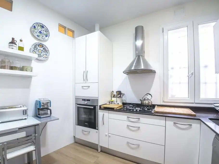 Cocina de Apartamento de alquiler en Lloret de Mar con Aire acondicionado, Parquet y Trastero