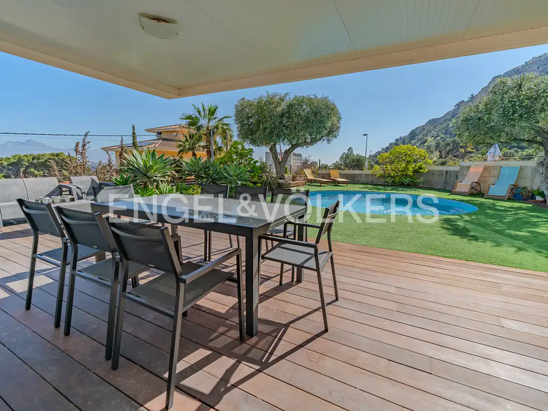 Terrassa de Casa o xalet en venda en Alicante / Alacant amb Aire condicionat, Calefacció i Jardí privat