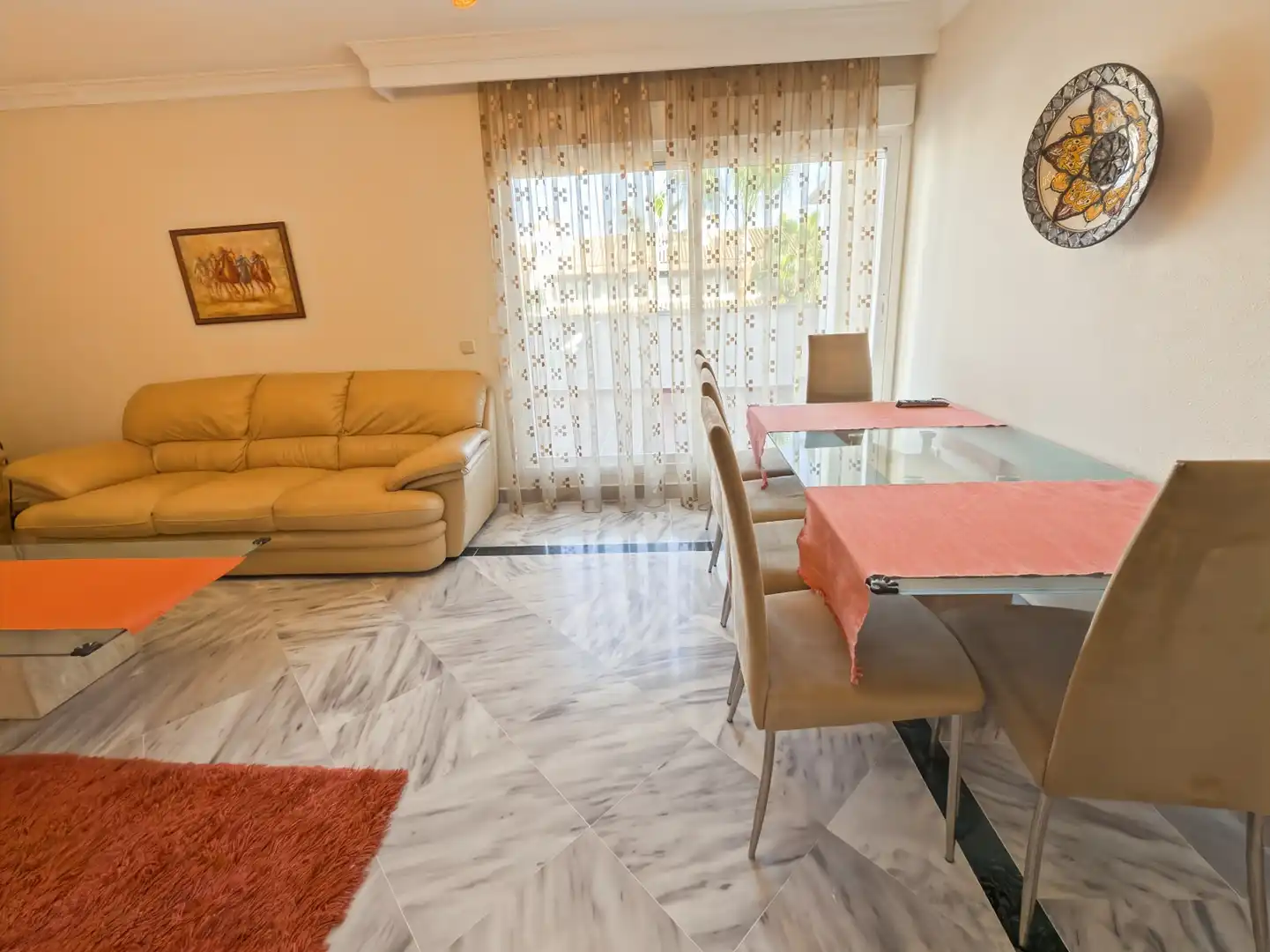 Menjador de Àtic en venda en Marbella amb Aire condicionat, Terrassa i Piscina comunitària