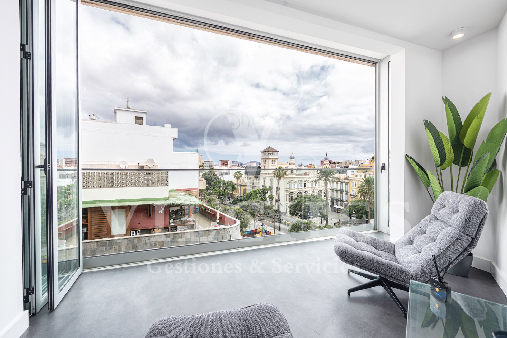 Exterior view of Flat to rent in Las Palmas de Gran Canaria  with Terrace, Furnished and Balcony
